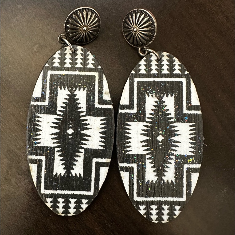 Wooden, black and white print earring.